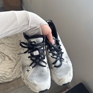 On cloud women’s used shoes size 7